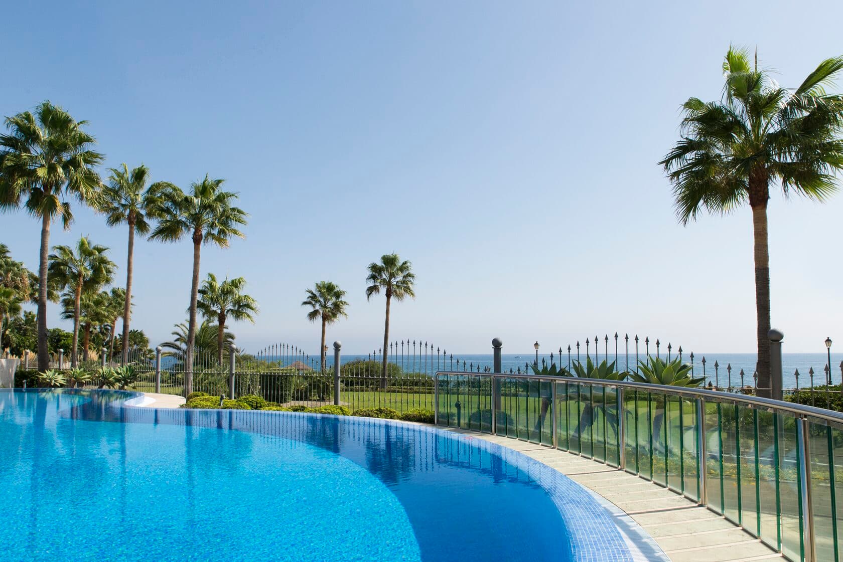 Mar Azul pool with cabana