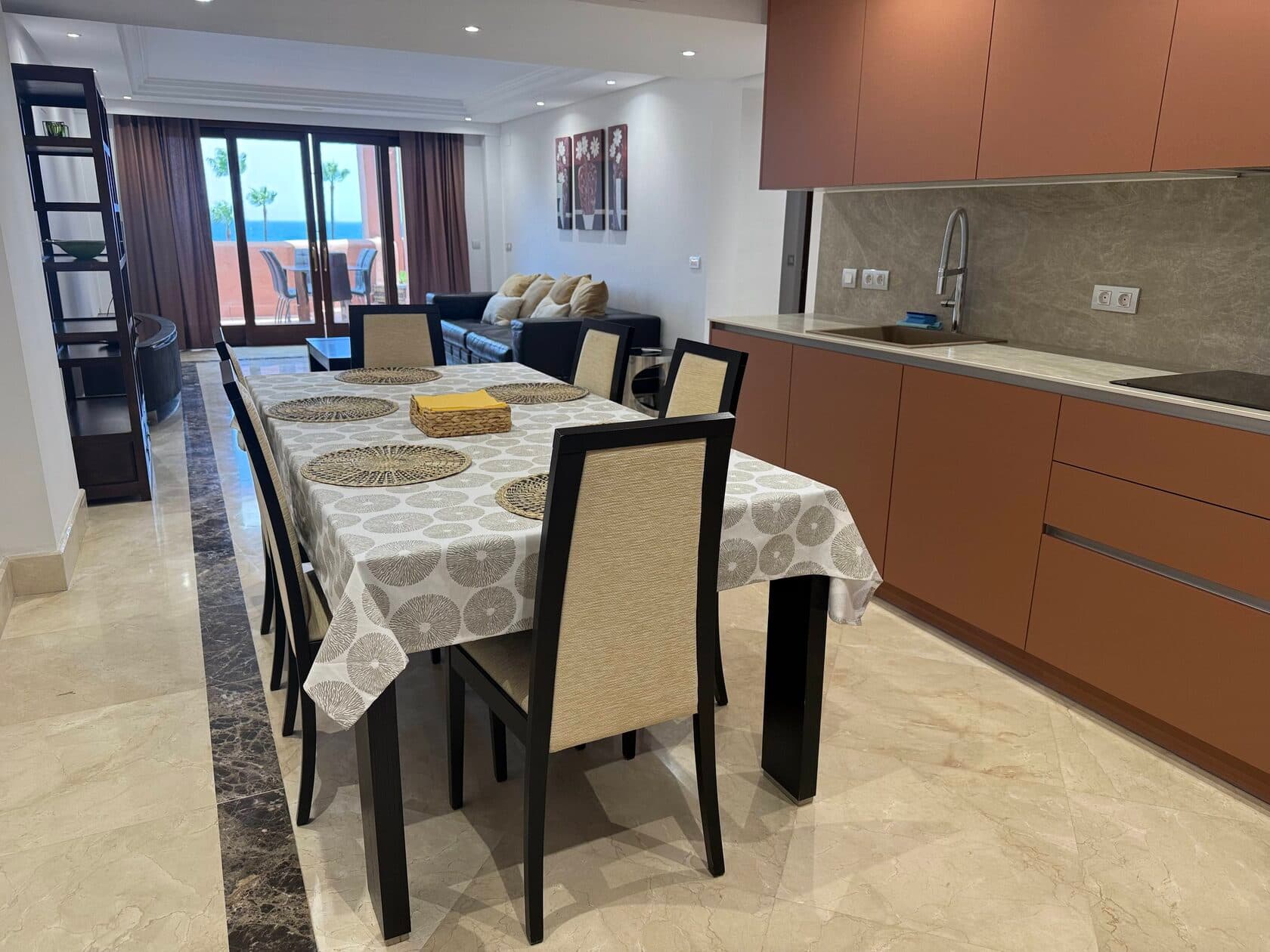 Mar Azul dining area and kitchen