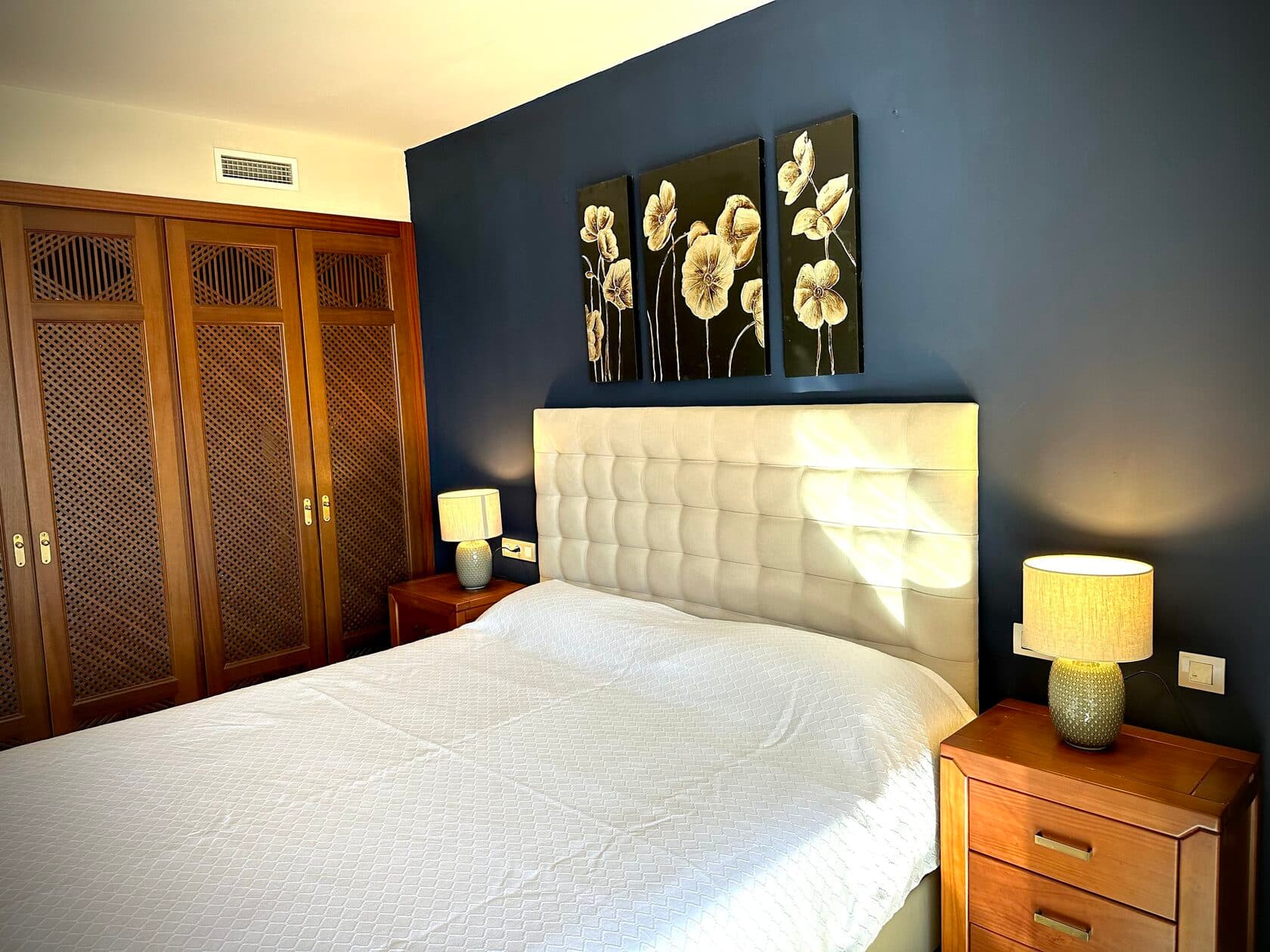 King size bed master bedroom